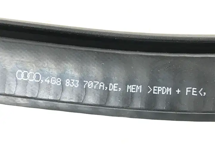 Audi A7 S7 4G (2010 - 2014) 4G8833707A Уплотнитель кузова — фото 3