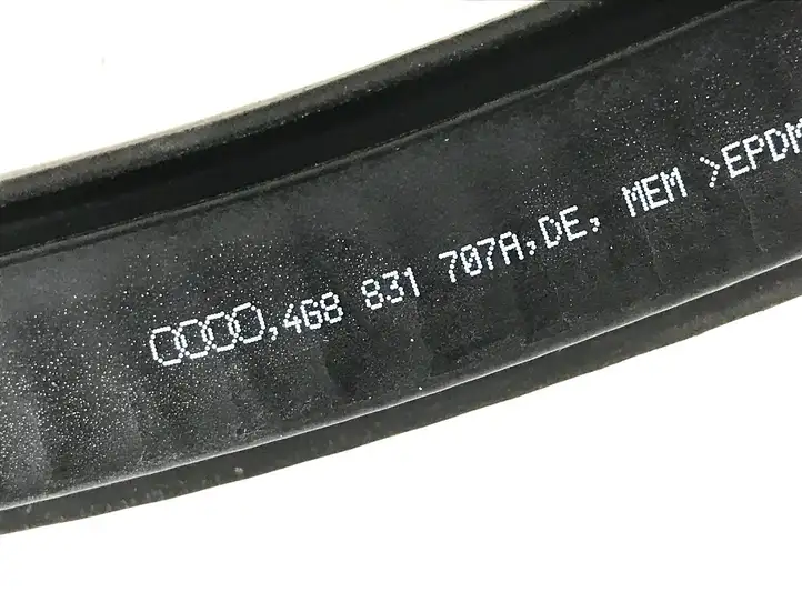 Audi A7 S7 4G (2010 - 2014) 4G8831707A Уплотнитель передней двери (кузов) — фото 5