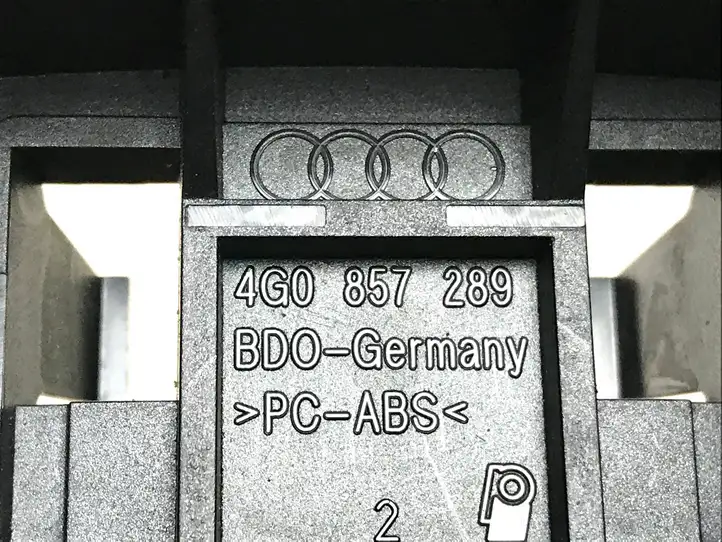 Audi A7 S7 4G (2010 - 2014) 4G0857289 Прочие детали салона — фото 3