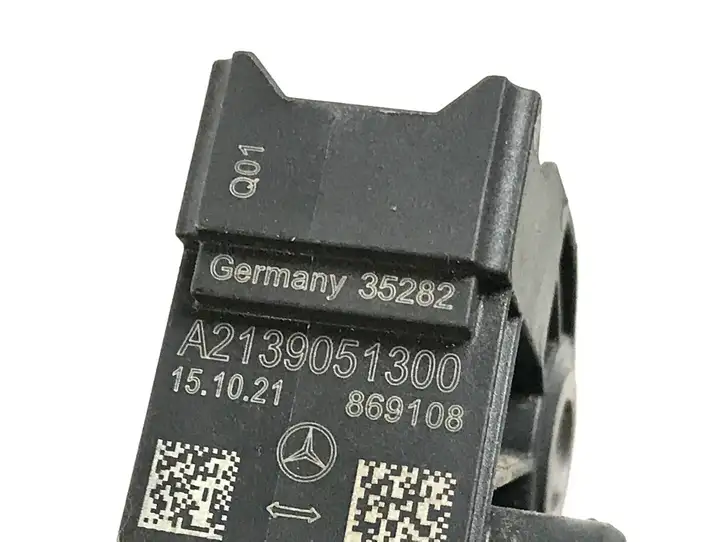 Mercedes-Benz GLC AMG (2019 - ) A2139051300 Датчик удара SRS — фото 2