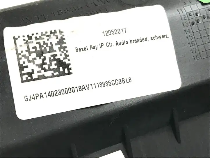 Ford B-MAX (2012 - 2018) AV1118835CC3BL8 Центральный воздушный дефлектор — фото 3