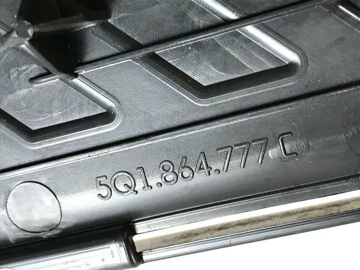 Skoda Octavia Mk3 (5E) (2013 - 2019) 5Q1864777C Подставка для ноги — фото 2