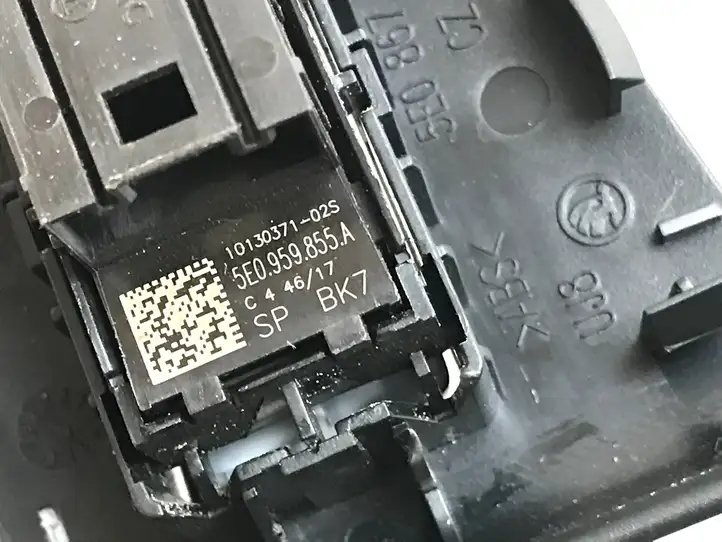 Skoda Octavia Mk3 (5E) (2013 - 2019) 5E0959855A Кнопка стеклоподъемников — фото 3