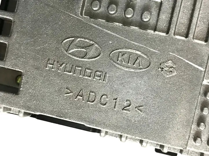 Hyundai Santa Fe (2018 - 2020) 95560S1000 Модуль беспроводной зарядки — фото 4