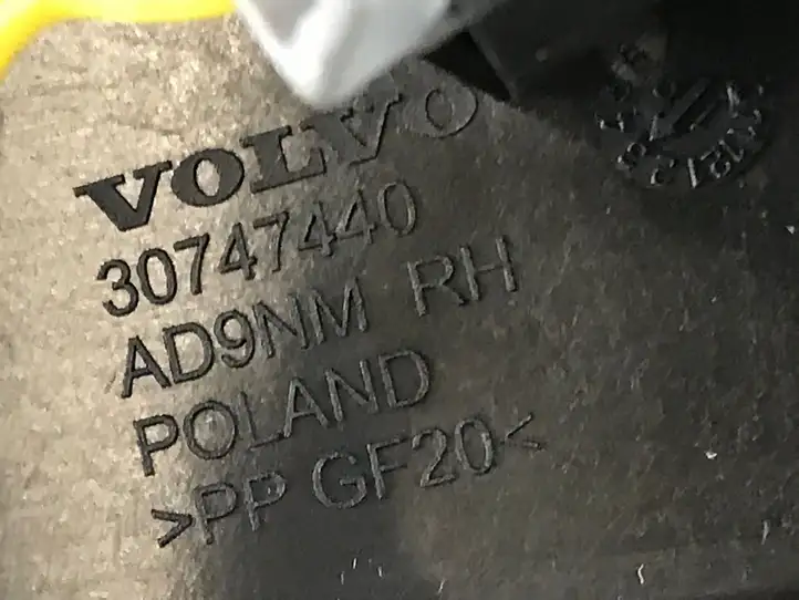 Volvo XC60 (2017 - ) 92103601 Обшивка задней двери — фото 5