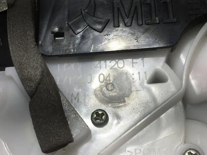 Toyota Yaris (2014 - 2019) U2014120F1 Замок задней двери — фото 2