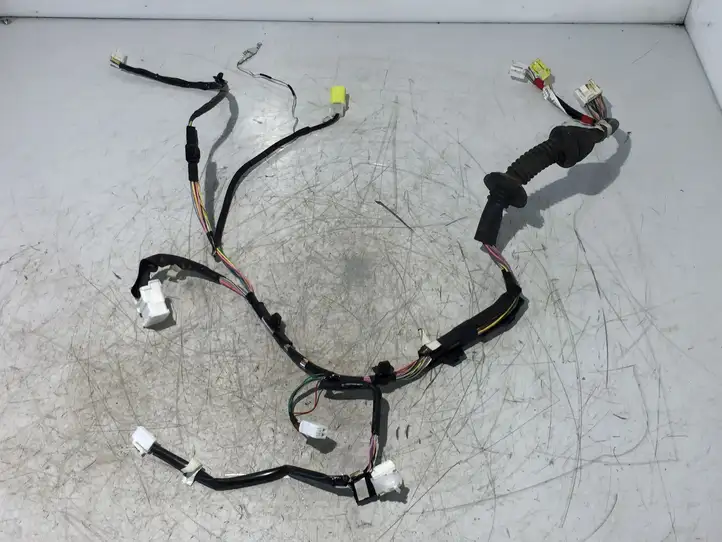 Toyota Yaris (2014 - 2019) 8281752B20 Прочая электропроводка — фото 1