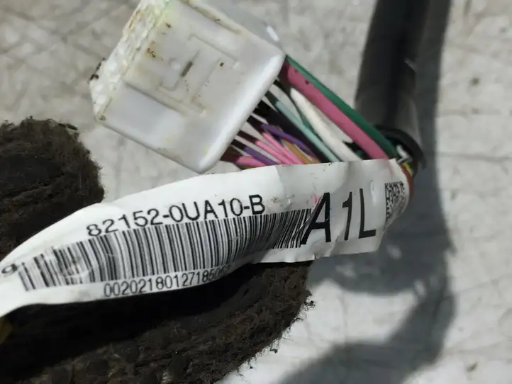 Toyota Yaris (2014 - 2019) 8281752B20 Прочая электропроводка — фото 3