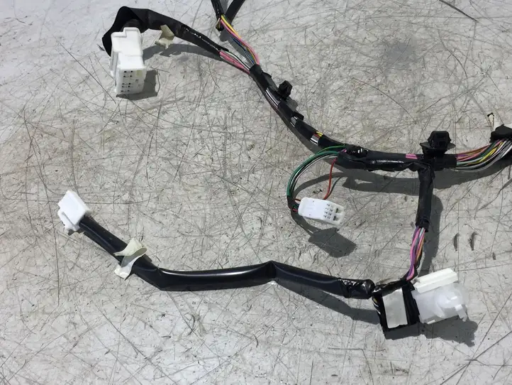 Toyota Yaris (2014 - 2019) 8281752B20 Прочая электропроводка — фото 5