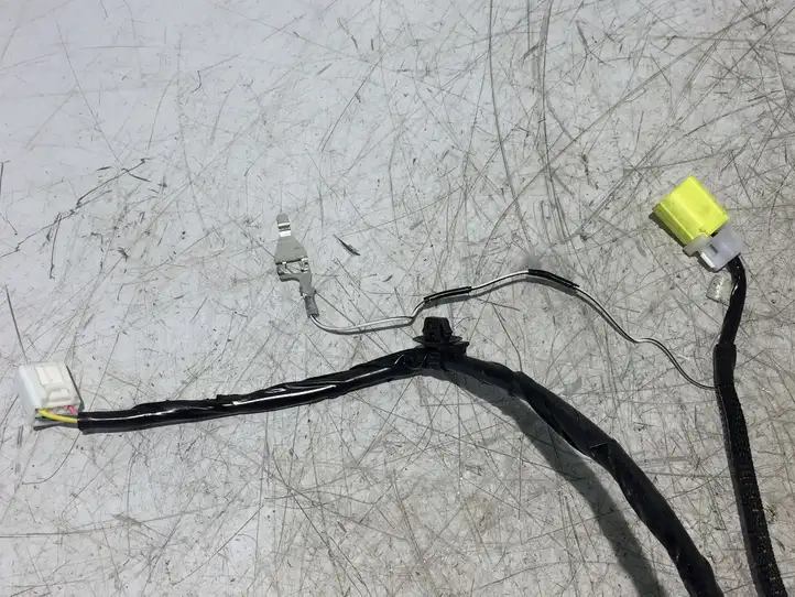 Toyota Yaris (2014 - 2019) 8281752B20 Прочая электропроводка — фото 6