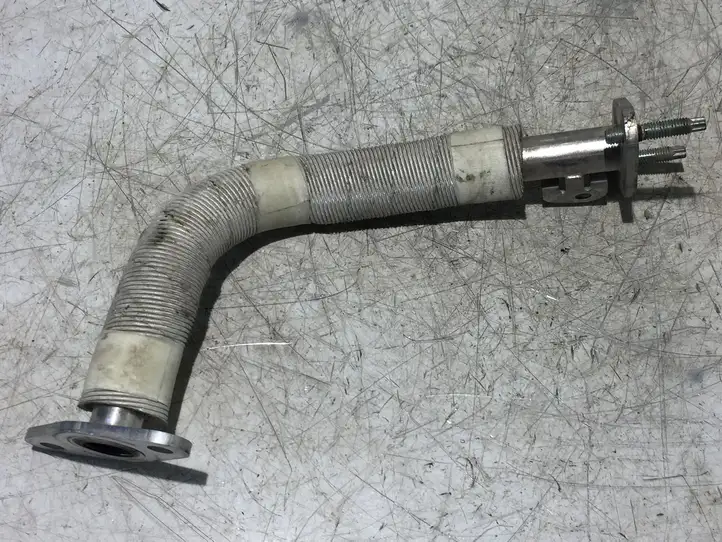 Toyota Yaris (2014 - 2019) Трубка EGR — фото 1