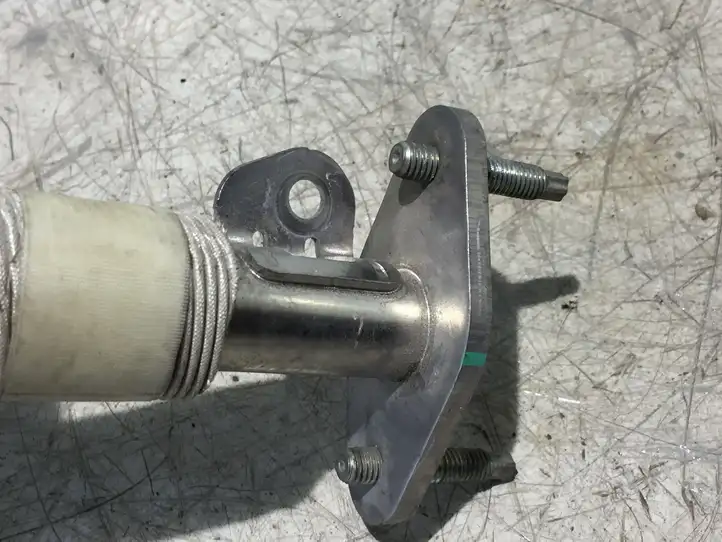Toyota Yaris (2014 - 2019) Трубка EGR — фото 2