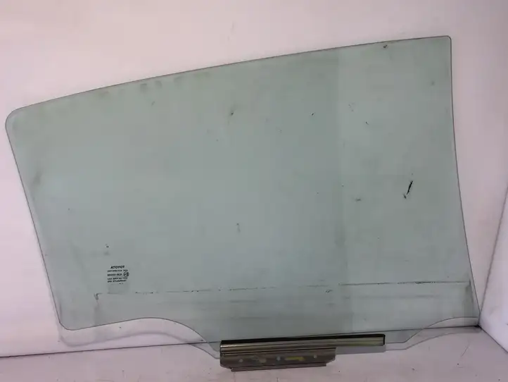 Toyota Yaris (2014 - 2019) 43R00048 Стекло задней двери — фото 3
