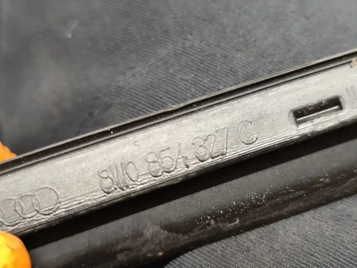 Audi A4 S4 B9 (2015 - 2019) 8W0823301D Накладка стоек лобового стекла — фото 4