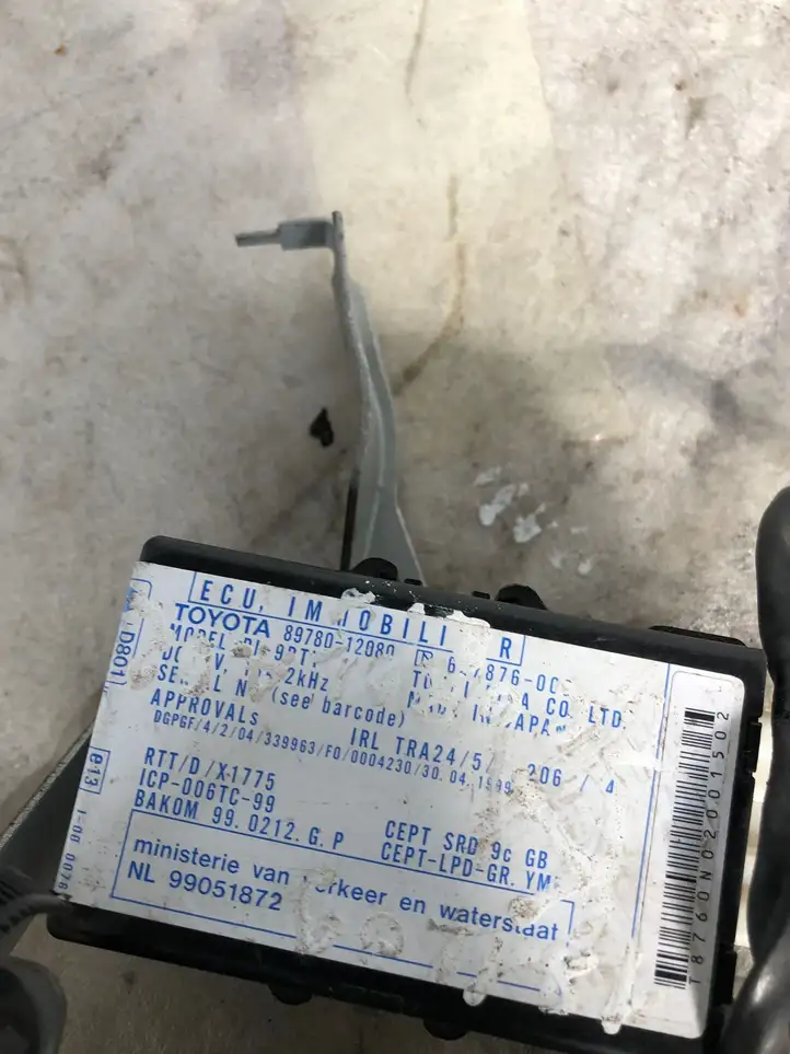 Toyota Corolla E110 (1995 - 2002) 8978012080 Блок иммобилайзера — фото 3