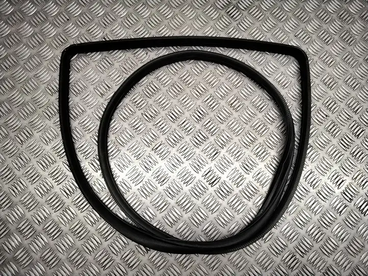 Subaru Forester SH (2008 - 2013) Уплотнитель кузова — фото 3