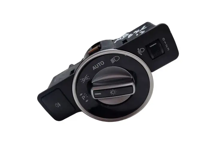 Mercedes-Benz B-class W246 (2011 - 2014) Включатель фонарей — фото 1