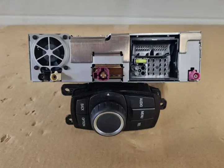 BMW 4 F32 F33 (2013 - 2017)  9335352 Радио/ проигрыватель CD/DVD / навигация