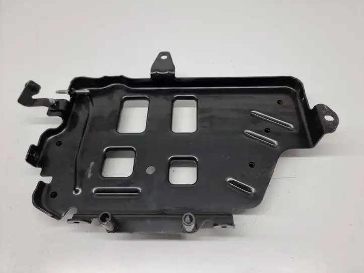 Land Rover Range Rover Evoque (2018 - )  K8D26K767BA Другая деталь отсека двигателя