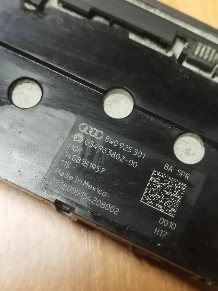 Audi A4 S4 B9 8W (2019 - ) 8W0925301 Кнопка ESP — фото 3