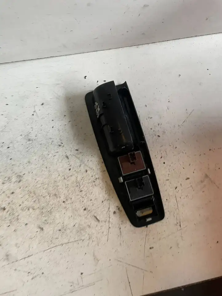 Volkswagen Polo (2005 - 2009) 601867171F Блок кнопок стеклоподъемников — фото 2