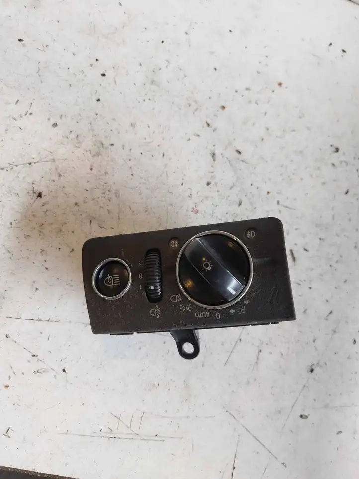 Mercedes-Benz E W211 (2002 - 2009) 2115451004 Включатель фонарей — фото 1