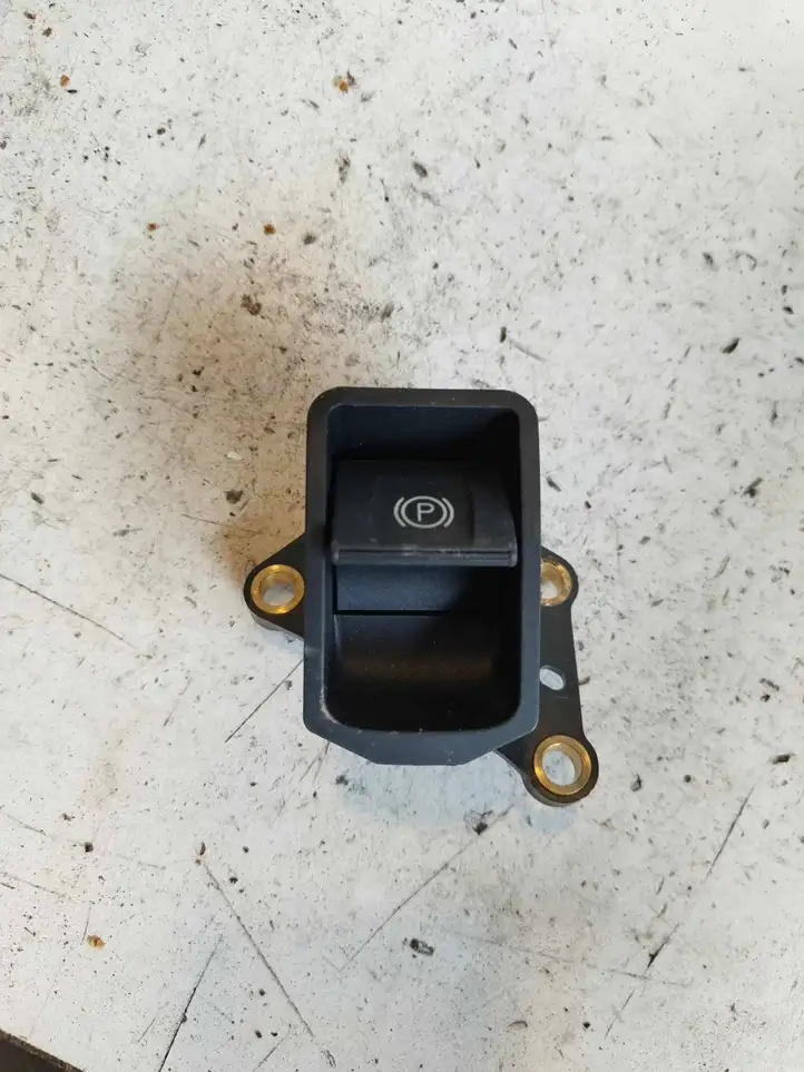 Toyota Avensis T270 (2009 - 2012) 8439005010 Кнопка ручного тормоза — фото 1