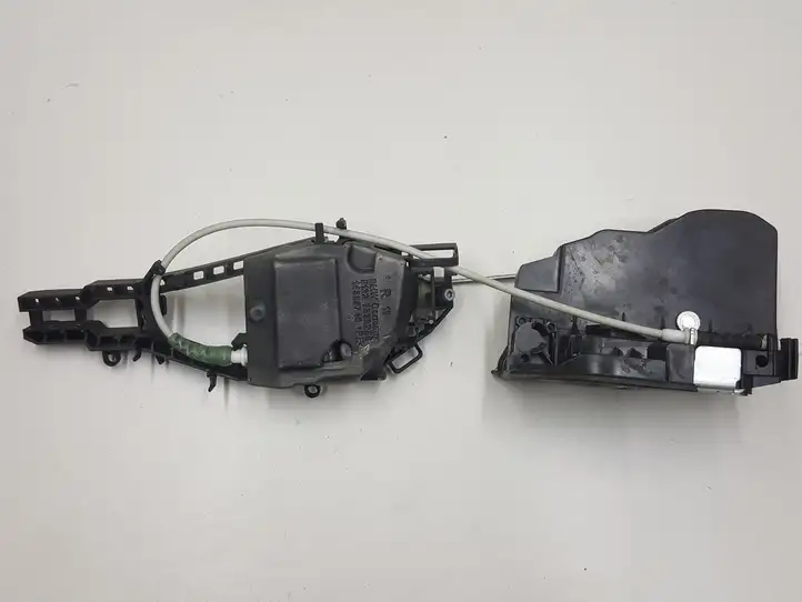 BMW 3 F30 F35 F31 (2012 - 2018) 7332268 Замок задней двери — фото 1