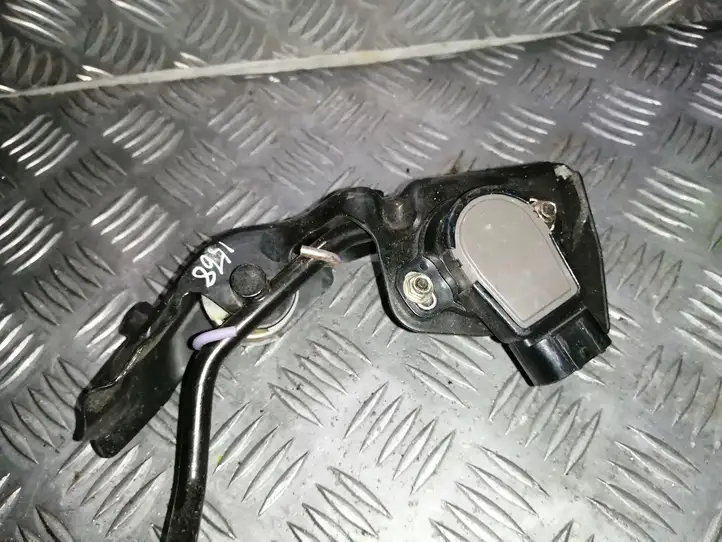 Toyota Avensis T250 (2006 - 2009) 8928152021 Педаль акселератора — фото 2