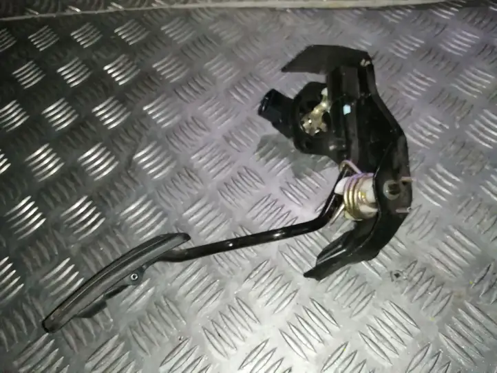 Toyota Avensis T250 (2006 - 2009) 8928152021 Педаль акселератора — фото 5