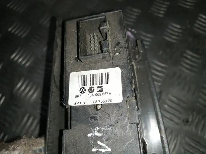 Volkswagen Golf IV (1998 - 2005) 1J4959857A Блок кнопок стеклоподъемников — фото 4