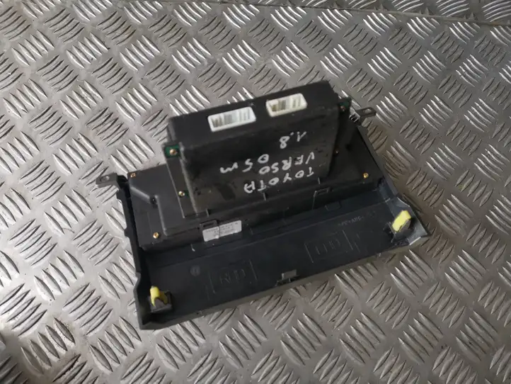 Toyota Corolla Verso AR10 (2004 - 2009) 559000F030 Блок управления климат-контролем — фото 2
