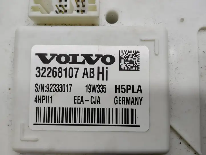 Volvo XC40 (2017 - ) 32268107 Прочие блоки управления — фото 2