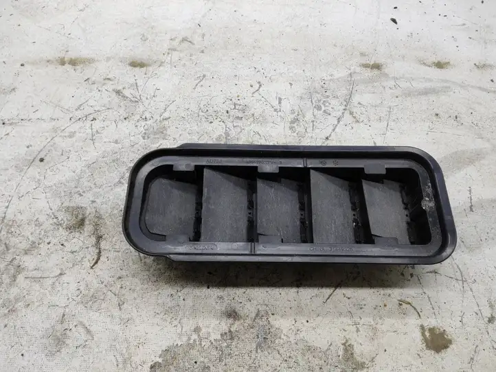 Volvo XC40 (2017 - ) 31449325 Вентиляционная решетка кузова — фото 1