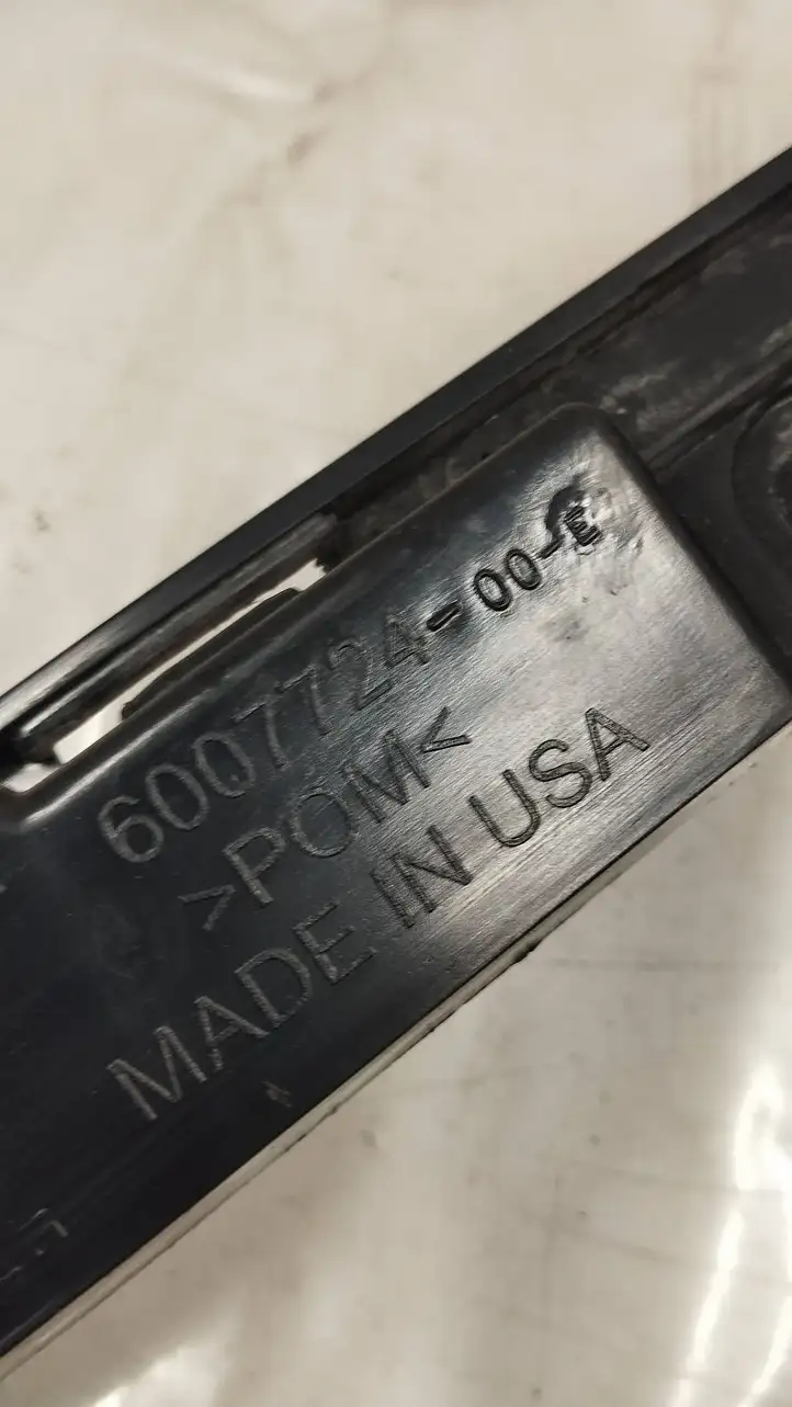 Tesla Model S (2016 - 2021) 600772400e Кронштейн заднего бампера — фото 2