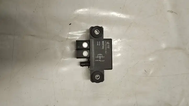 Jeep Grand Cherokee (2010 - 2021) 56029766ac Реле защиты аккумулятора — фото 1