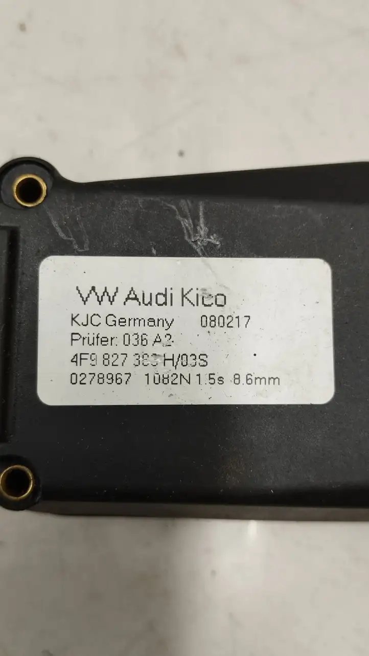 Audi Q5 SQ5 (2008 - 2012) 4f9827383 Доводчик крышки багажника — фото 2