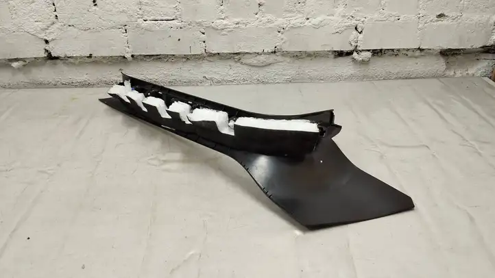 Tesla Model S (2016 - 2021) 103039400d Внутренняя отделка переднего порога — фото 4