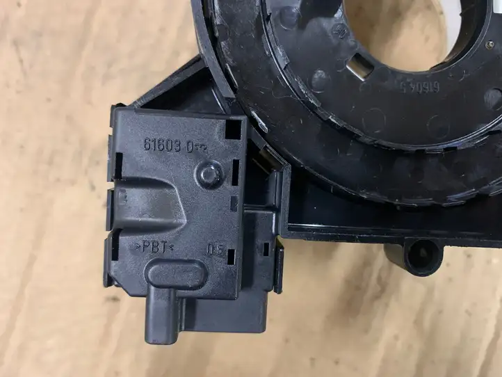 Skoda Octavia Mk2 (1Z) (2004 - 2013) 1K0959653C Контактное кольцо SRS — фото 2
