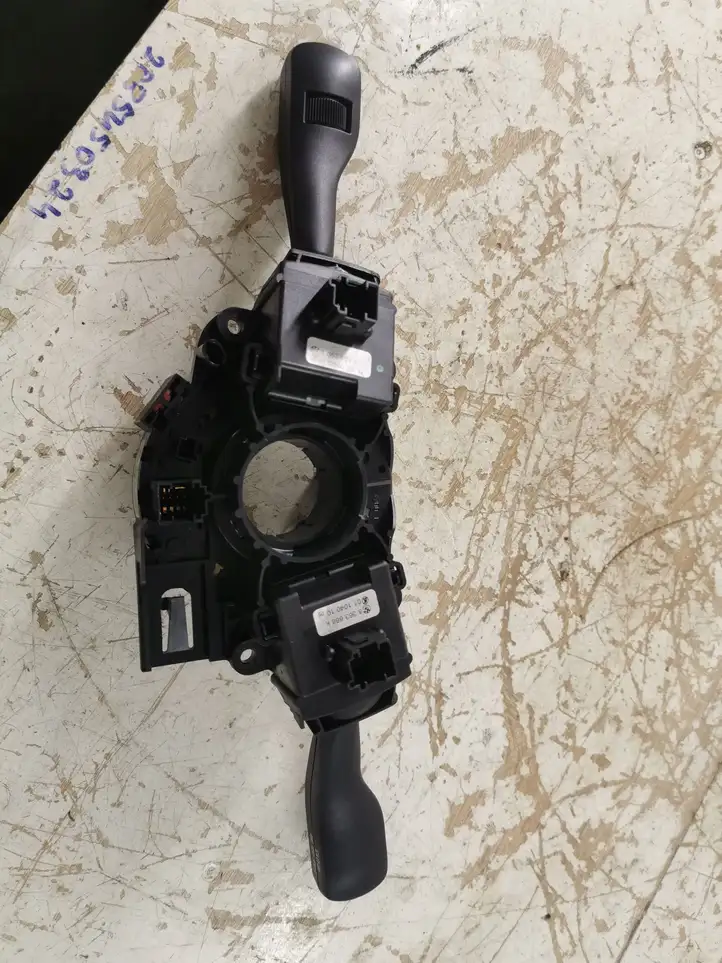 BMW 3 E46 (1998 - 2005) 613183774889L Подрулевой переключатель — фото 2
