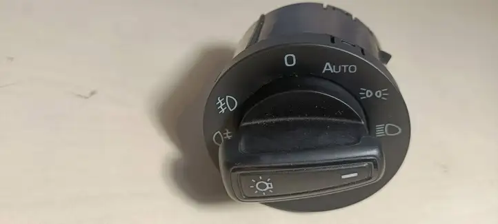 Skoda Octavia Mk3 (5E) (2013 - 2019) 5E0941431D Включатель фонарей — фото 2