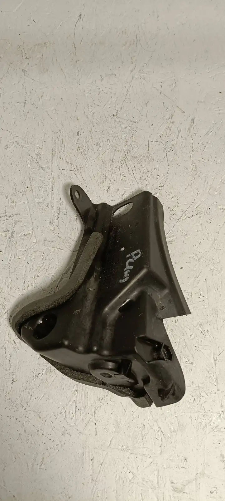 Volkswagen Golf Plus (2004 - 2008) 5M0823601C Прочие детали моторного отсека — фото 1