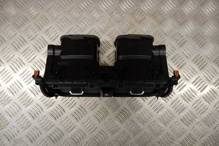 Toyota Corolla E210 E21 (2018 - ) 5567002840 Центральный воздушный дефлектор — фото 7