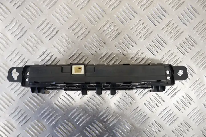 Toyota Prius Prime (2017 - ) 5590047231 Блок управления климат-контролем — фото 3