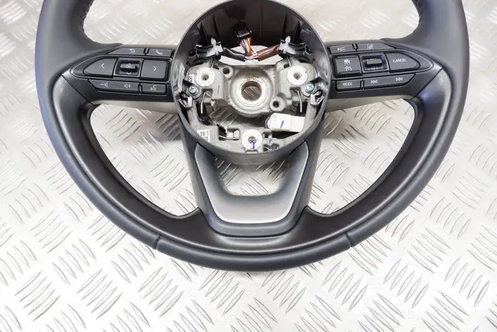 Toyota Yaris XP210 (2020 - ) 45100K0140 Руль — фото 11