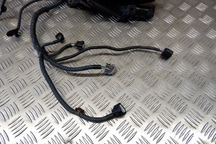 Lexus GS 250 300 350 300h 450h (2015 - 2020) 8266230C80 Блок предохранителей (комплект) — фото 2