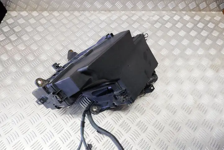 Lexus GS 250 300 350 300h 450h (2015 - 2020) 8266230C80 Блок предохранителей (комплект) — фото 3