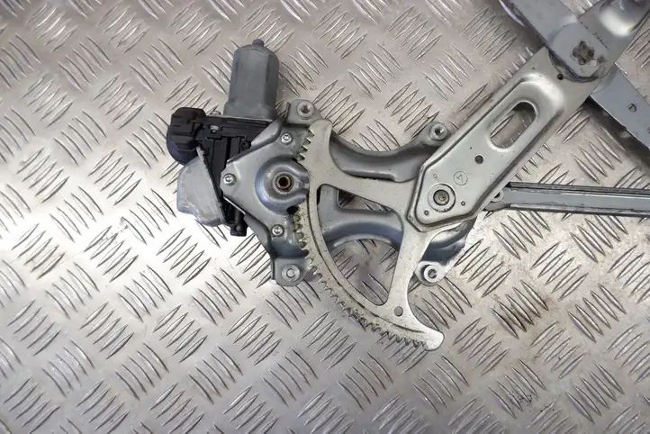Lexus GS 250 300 350 300h 450h (2015 - 2020) 8572030361 Электростеклоподъемник передний (комплект) — фото 5