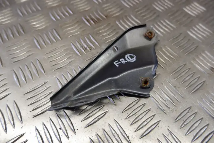 Lexus GS 250 300 350 300h 450h (2015 - 2020) Крепление крыла — фото 1