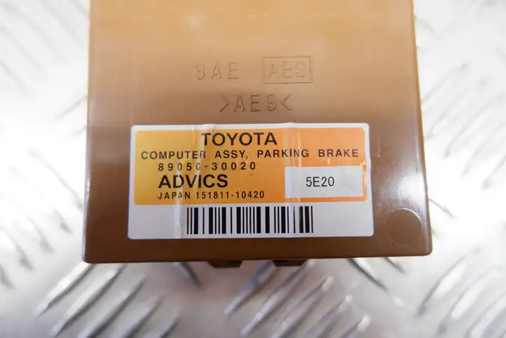 Lexus GS 250 300 350 300h 450h (2015 - 2020) 8905030020 Блок управления стояночным тормозом — фото 5